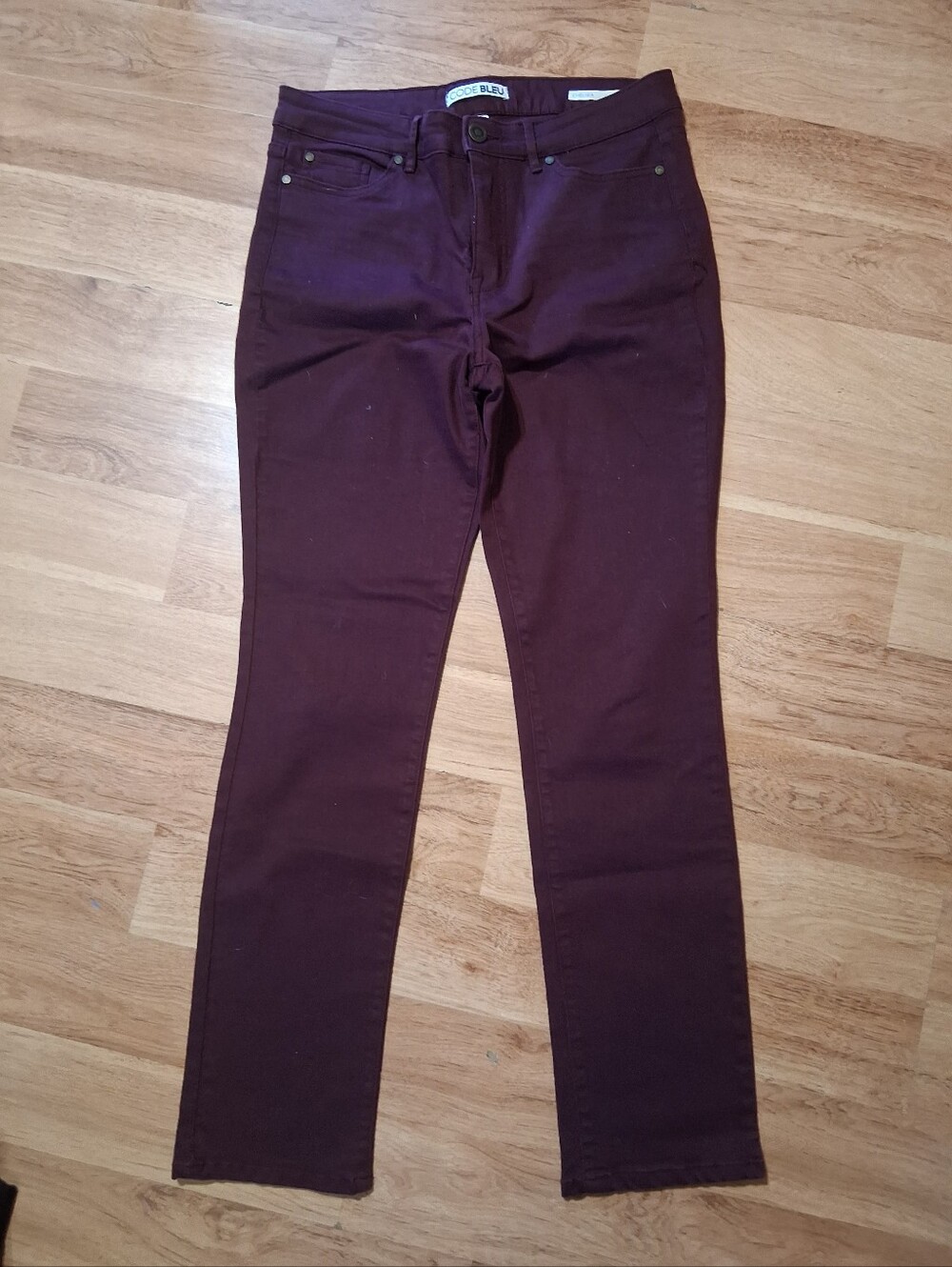 Code Bleu Women's Skinny Jeans in Deep Burgundy Plum